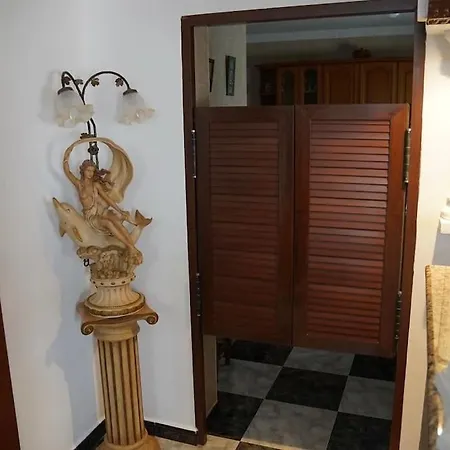 Completa Con Piscina En Villa *