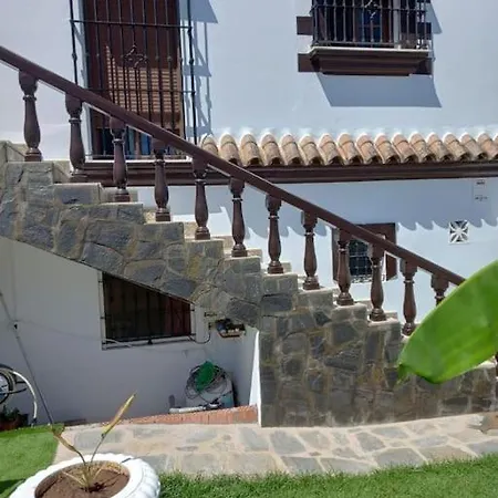 Villa Completa Con Piscina En *