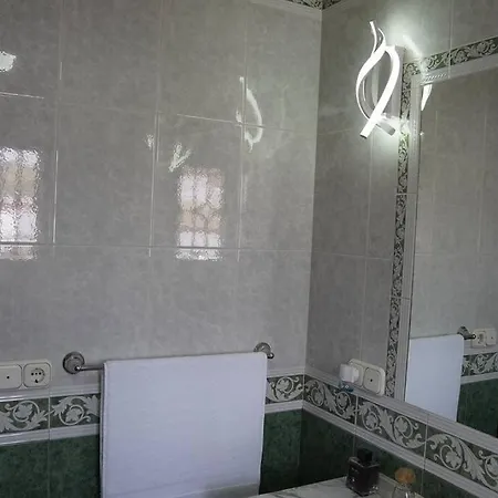 Completa Con Piscina En *