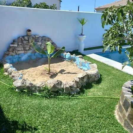 Completa Con Piscina En Villa *