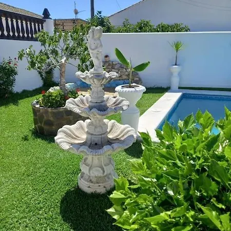 Villa Completa Con Piscina En *