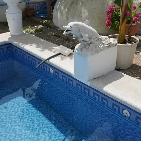 Villa Completa Con Piscina En *