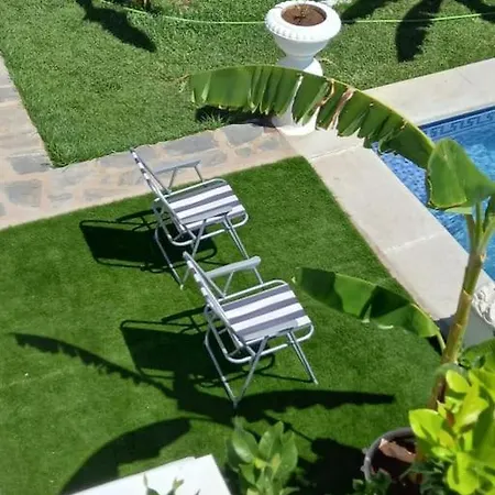 Completa Con Piscina En Villa *