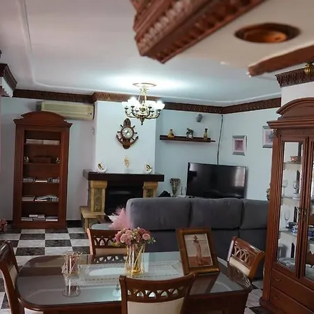 Completa Con Piscina En Villa
