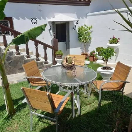 Completa Con Piscina En Villa