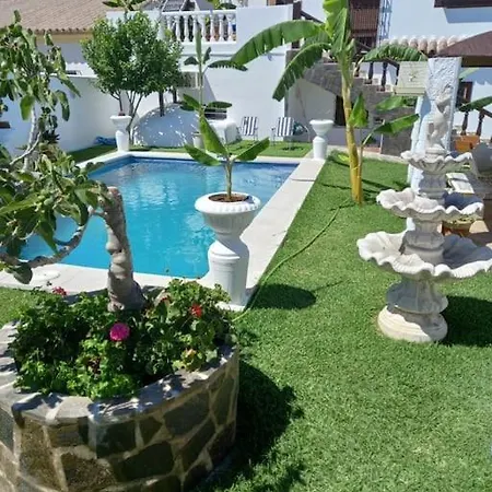 Completa Con Piscina En Villa *