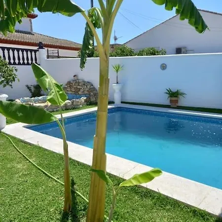 Completa Con Piscina En *
