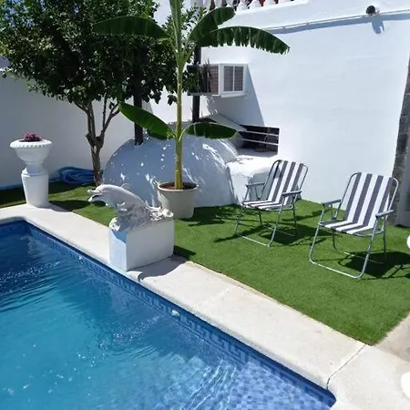 Completa Con Piscina En Villa *