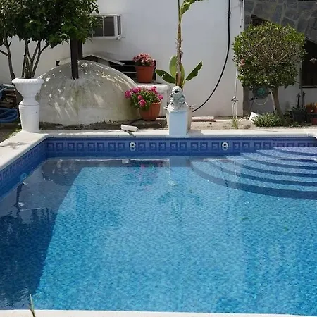 Villa Completa Con Piscina En *